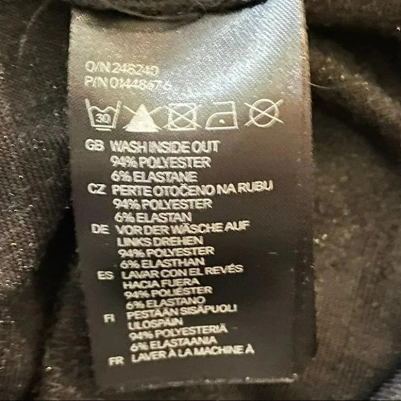 H&M Divided 6 little black dress with textured velvet + short sleeve - Picture 5 of 5